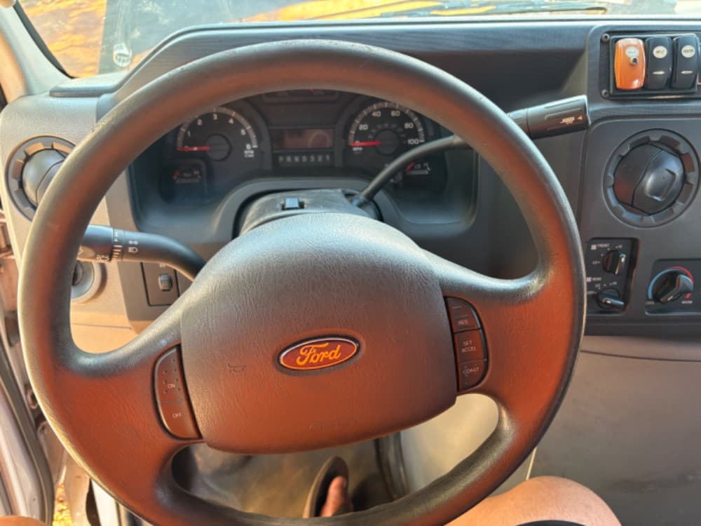 2015 Ford E-450 Party Bus - Image 10