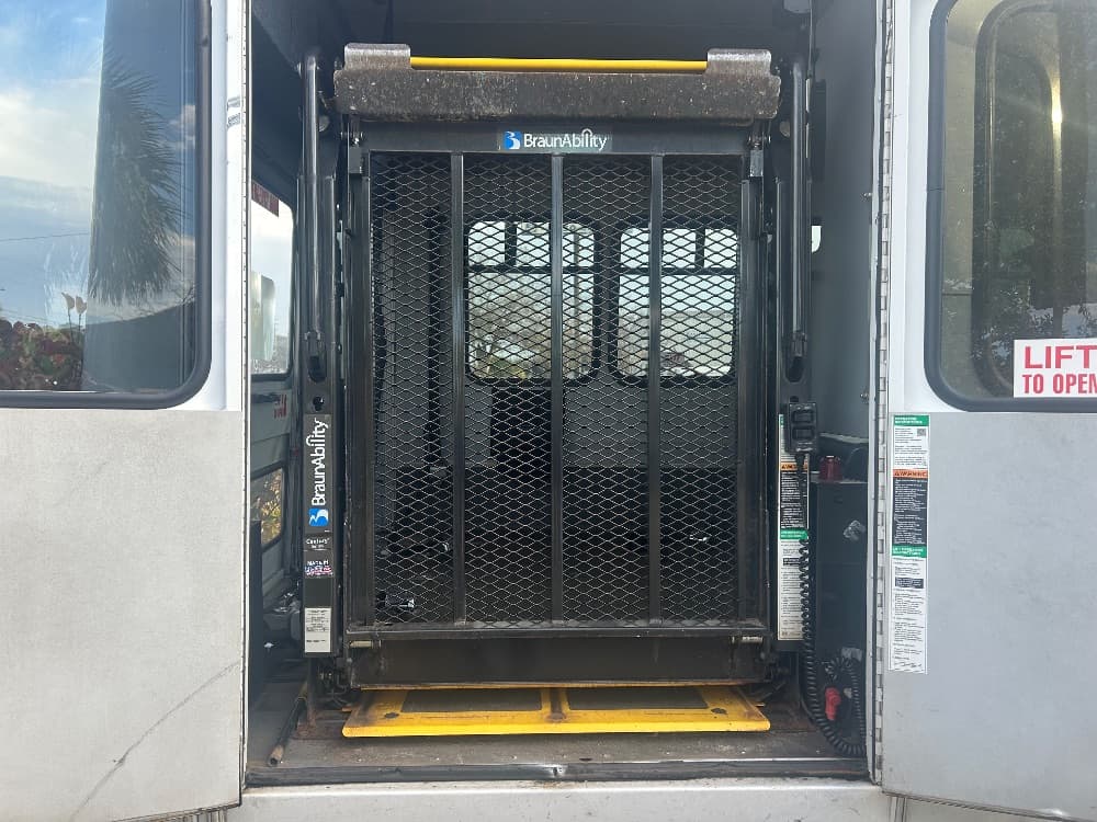 2017 Ford F450 - Image 7