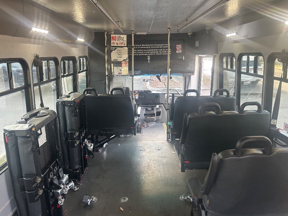 2017 Ford F450 - Image 6