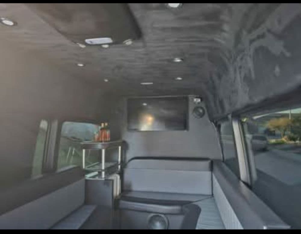 2013 Mercedes Sprinter 2500  - Image 4