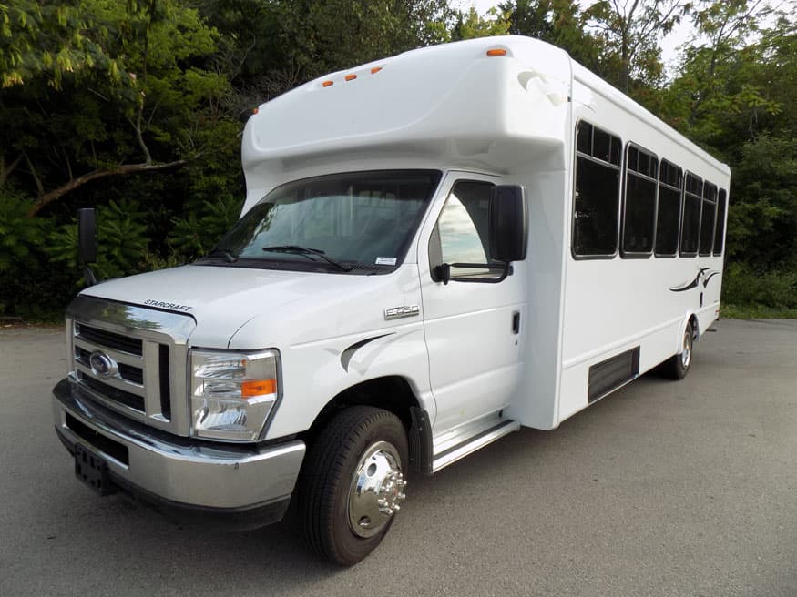 2025 Ford E450 Starcraft bus