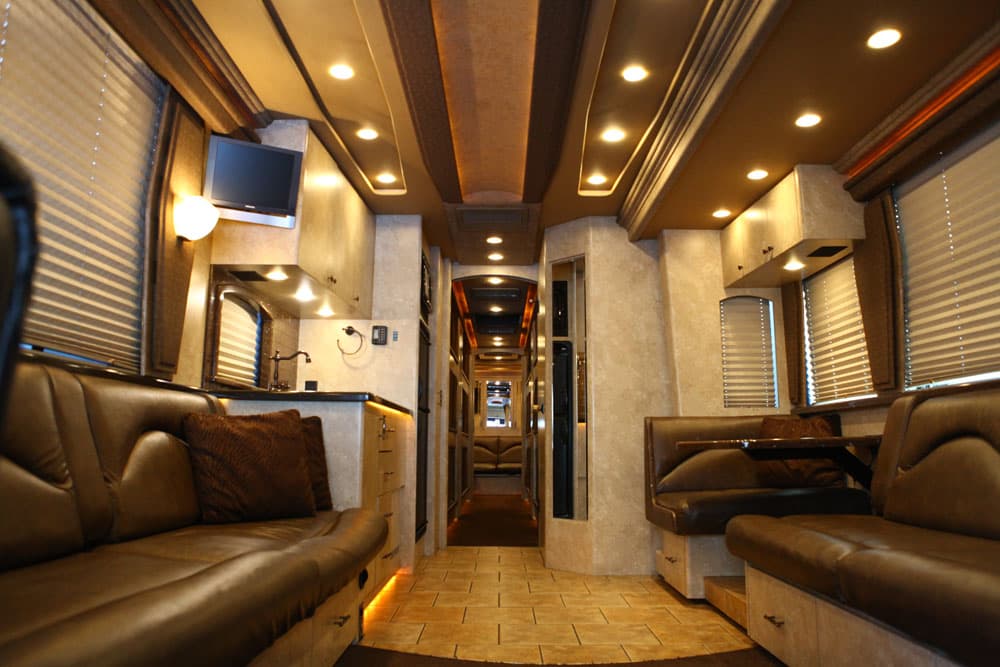 2007 Prevost XLII Motorcoach - Image 2
