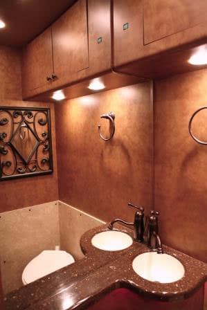 2007 Prevost XLII Motorcoach - Image 3