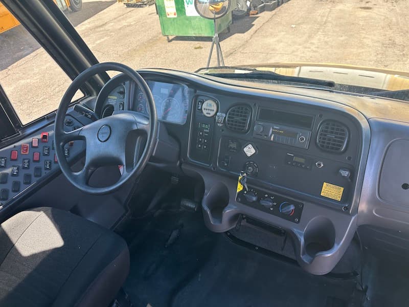 2009 Freightliner Thomas School Bus - Image 5