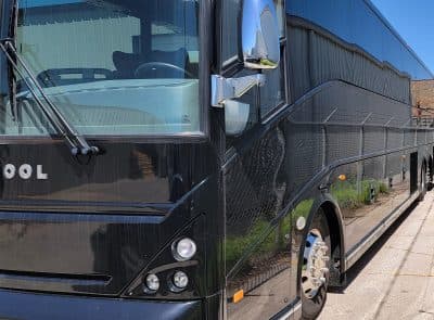 2010 Van Hool C2045 Coach Bus - Image 2