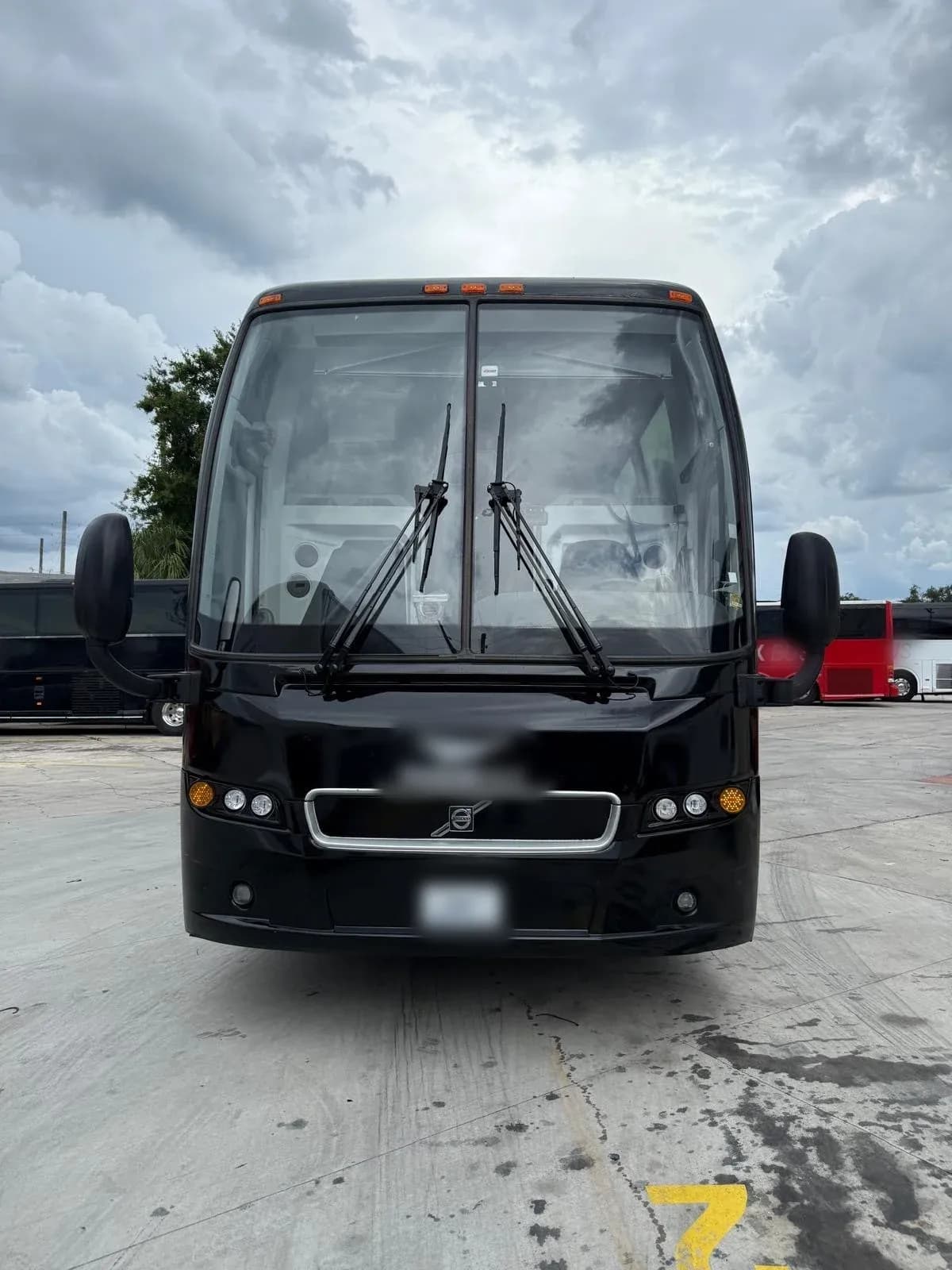 2019 9700 Coach Bus - Image 10