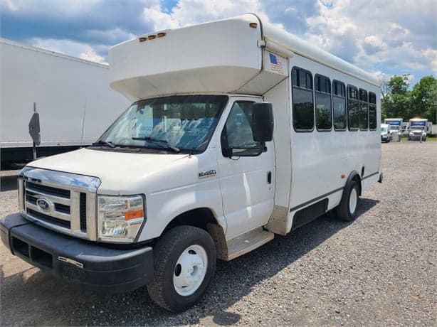 2014 Ford E450 bus