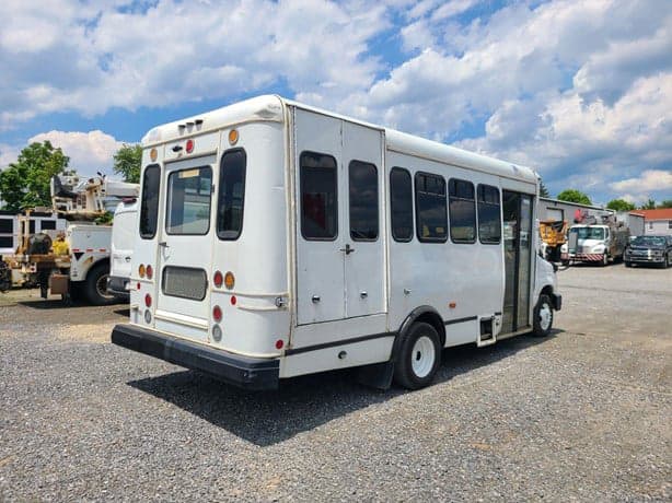 2014 Ford E450 Shuttle Bus - Image 3