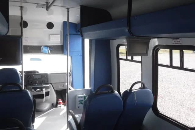 2011 Ford Startrans Shuttle Bus - Image 5