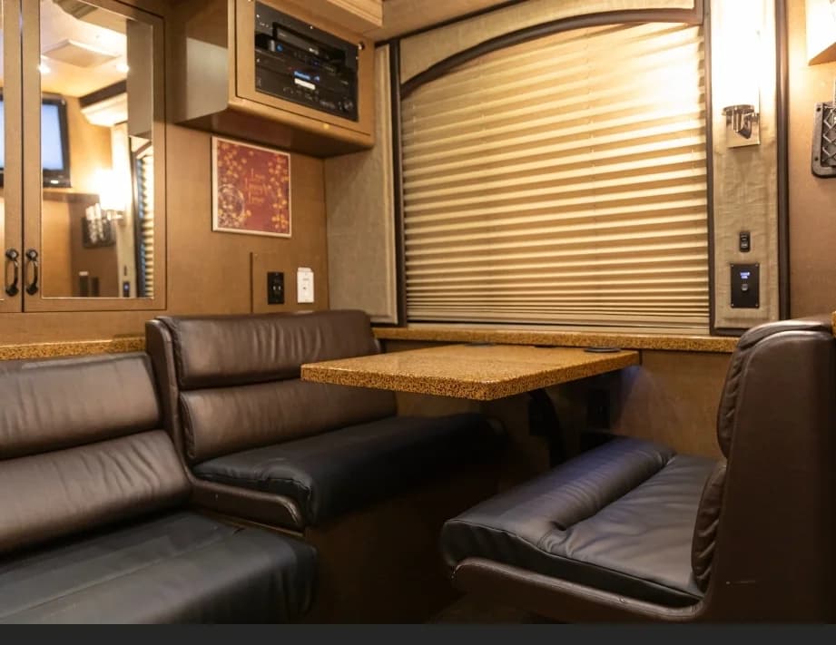 2009 Prevost XLII Entertainer Motorcoach - Image 17