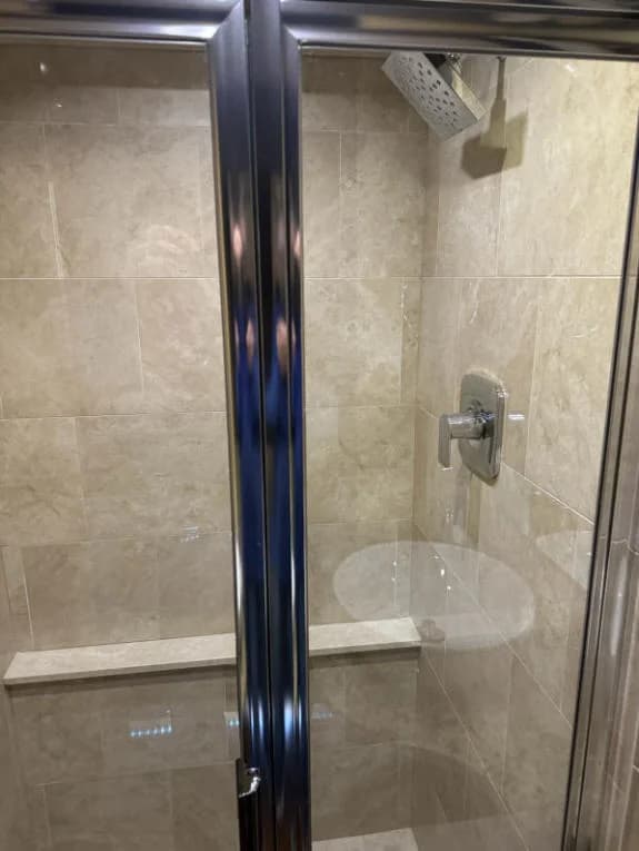 2007 Prevost XLII Executive Motorcoach - Image 24