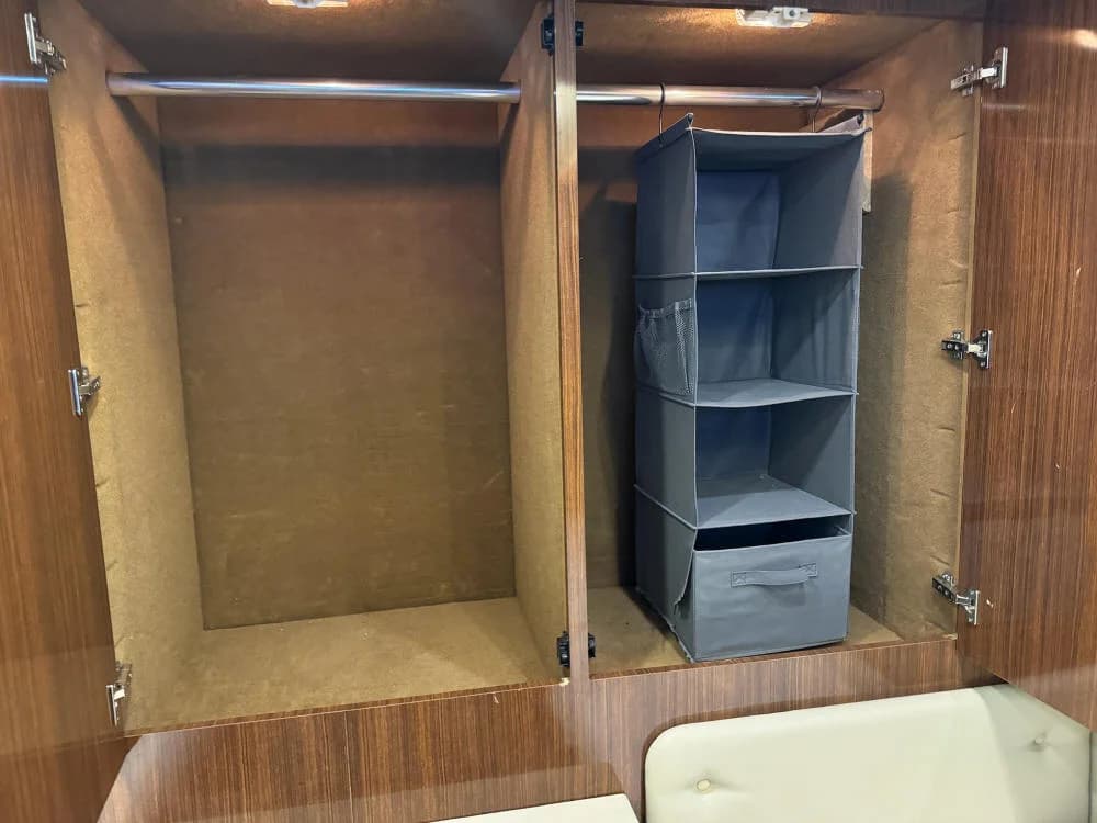 2007 Prevost XLII Executive Motorcoach - Image 26