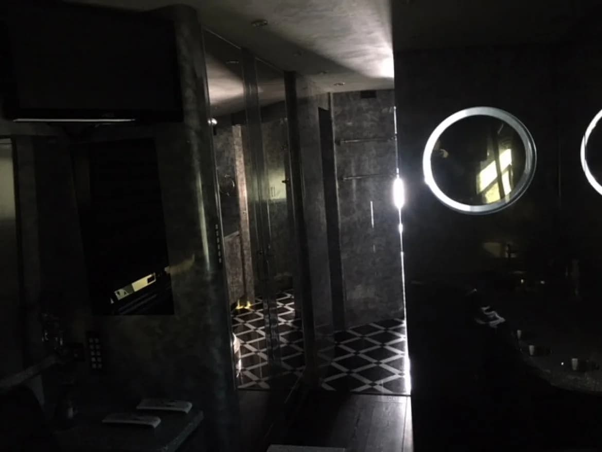 2000 Prevost Matharon Motorcoach - Image 7