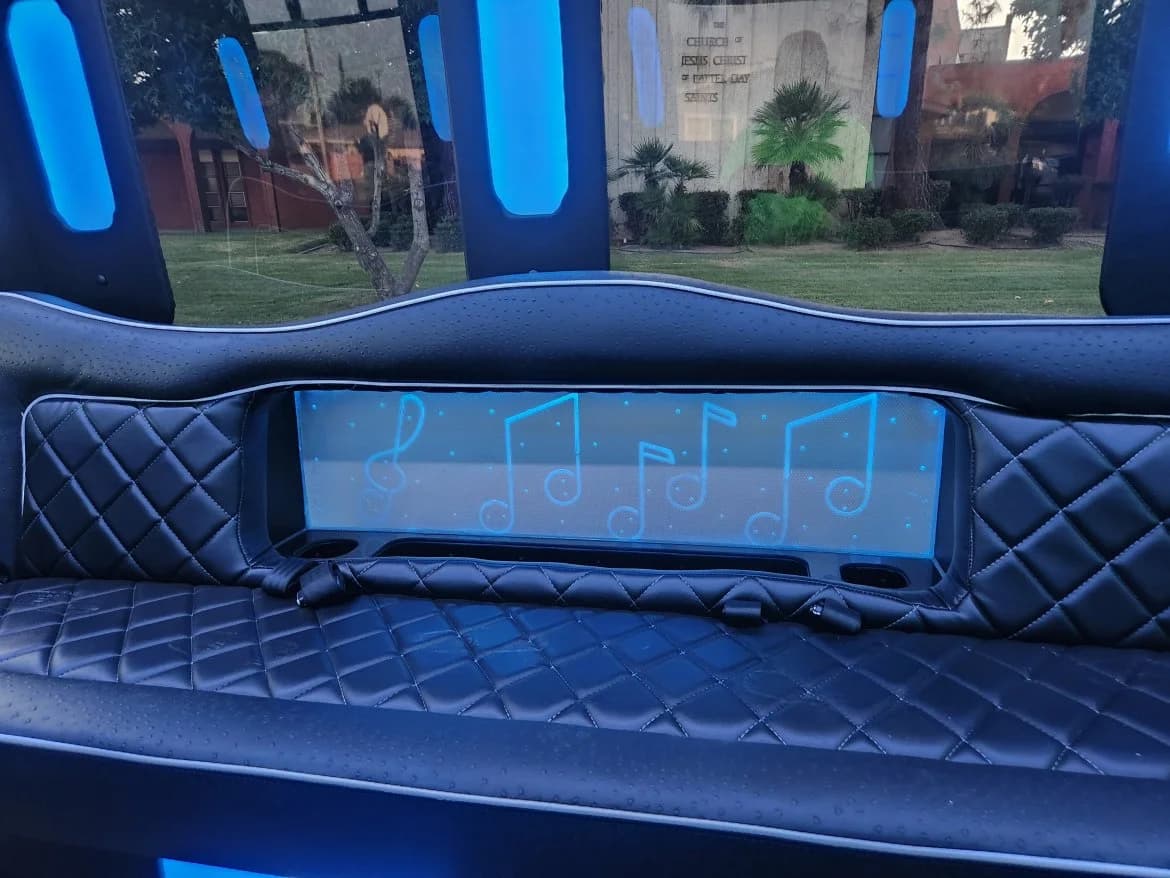 2014 Ford E450 Limo Bus - Image 18