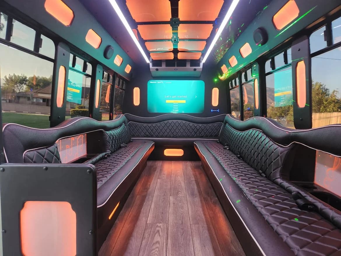 2014 Ford E450 Limo Bus - Image 22