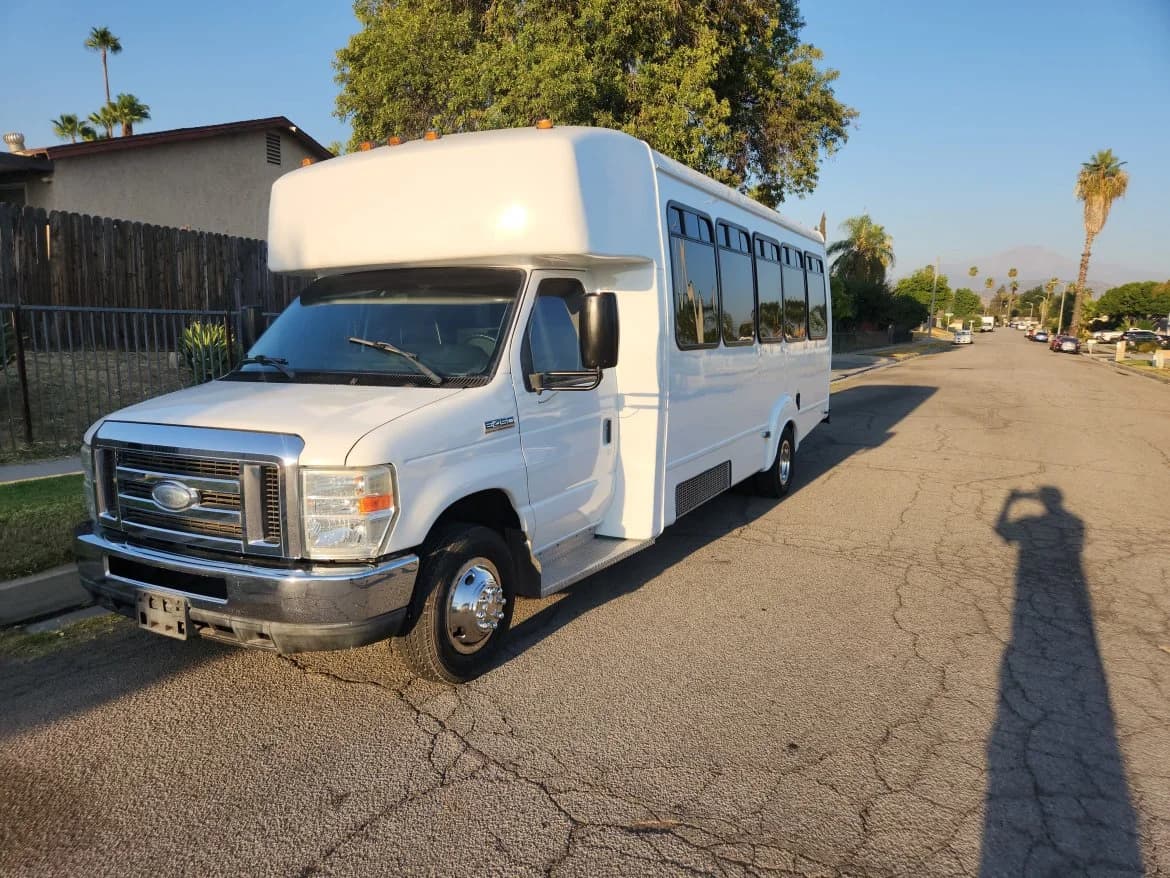 2014 Ford E450 Limo Bus - Image 3