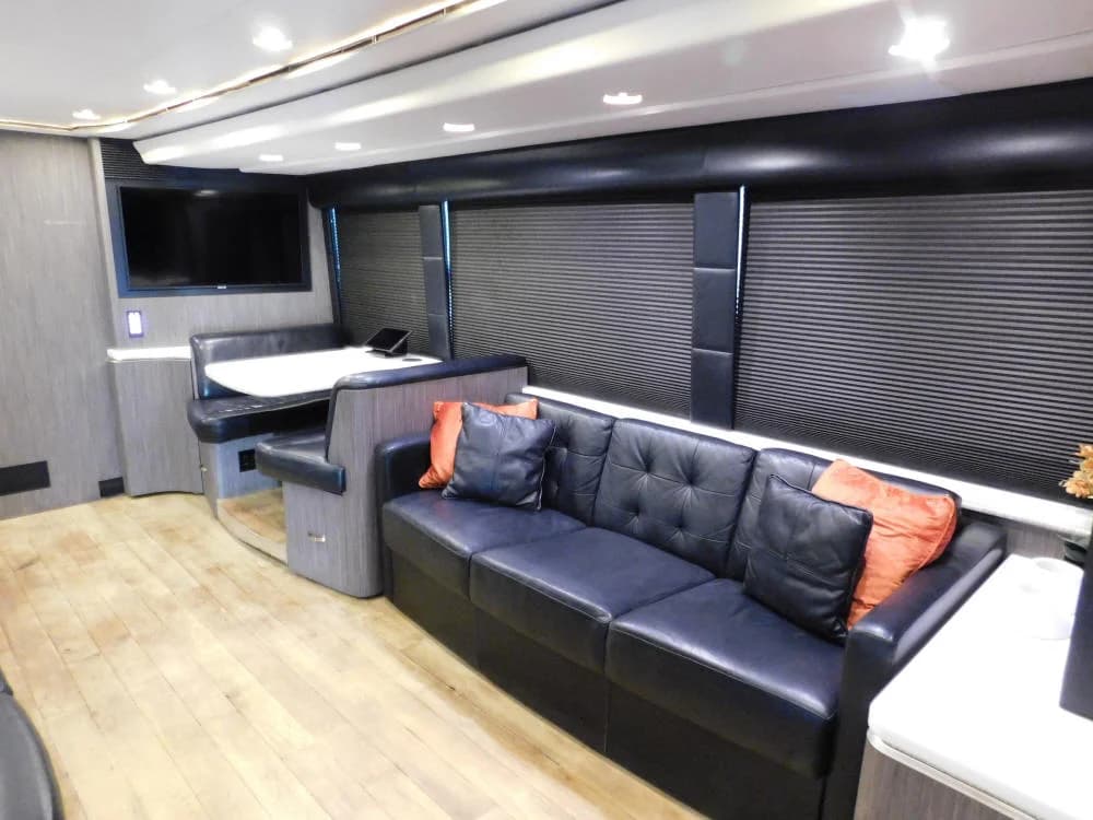 2012 Prevost H3-45 Motorcoach - Image 8