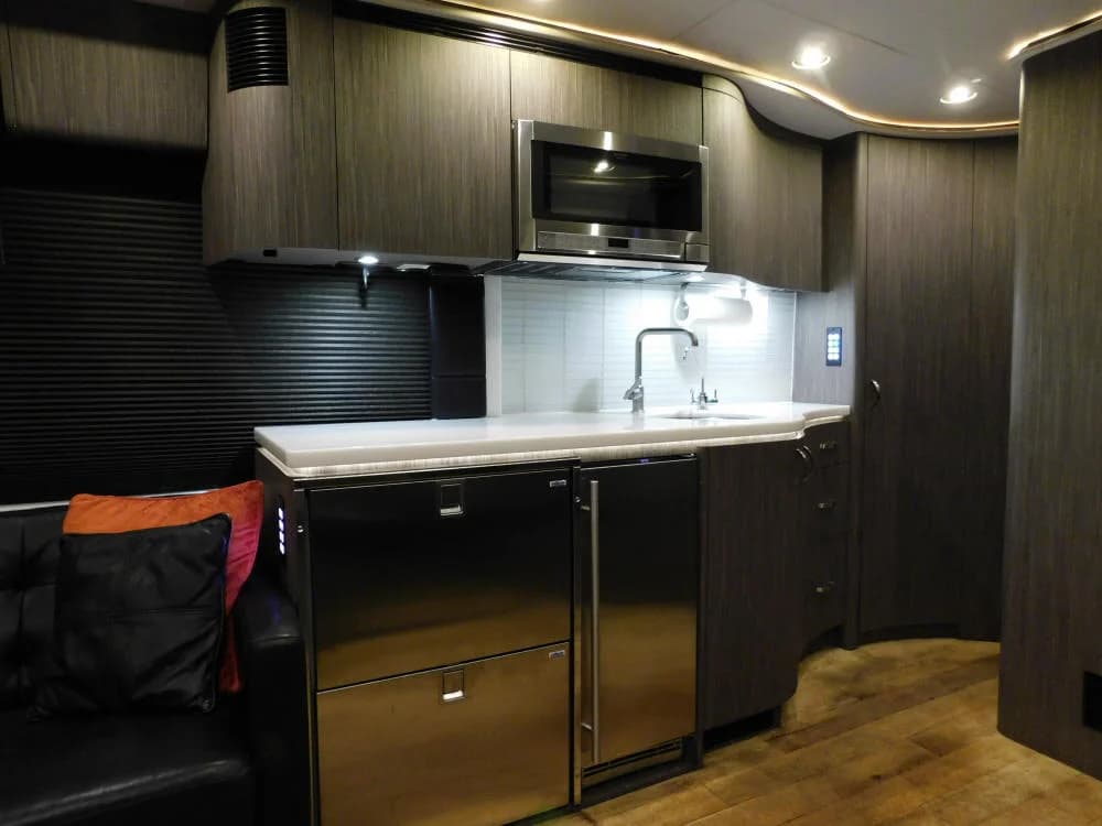 2012 Prevost H3-45 Motorcoach - Image 10