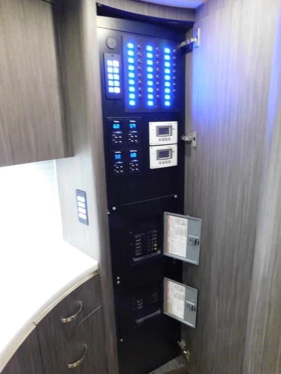 2012 Prevost H3-45 Motorcoach - Image 12