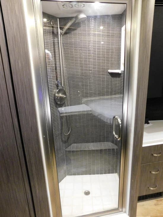 2012 Prevost H3-45 Motorcoach - Image 20