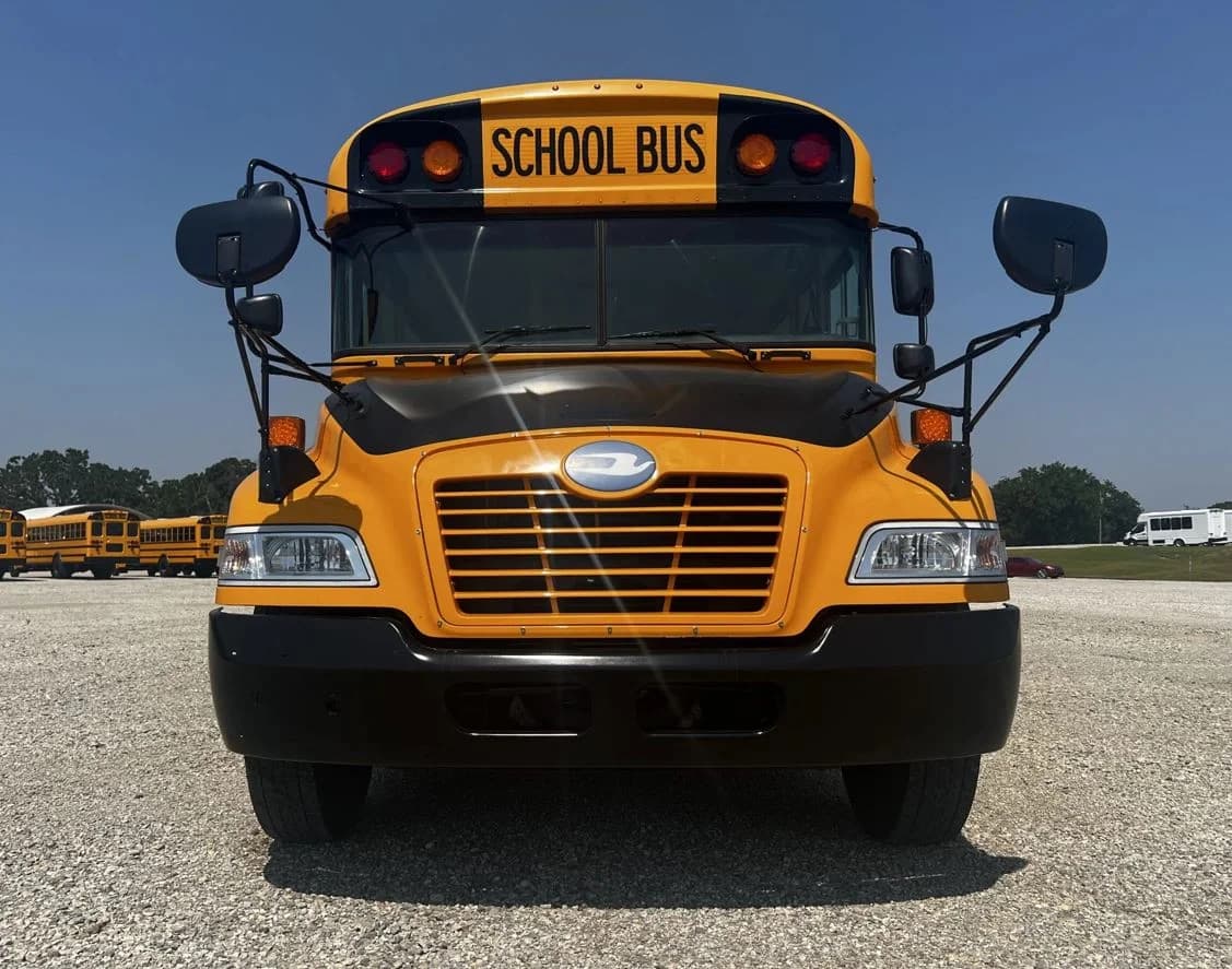 2017 Blue Bird Vision School Bus - Image 4