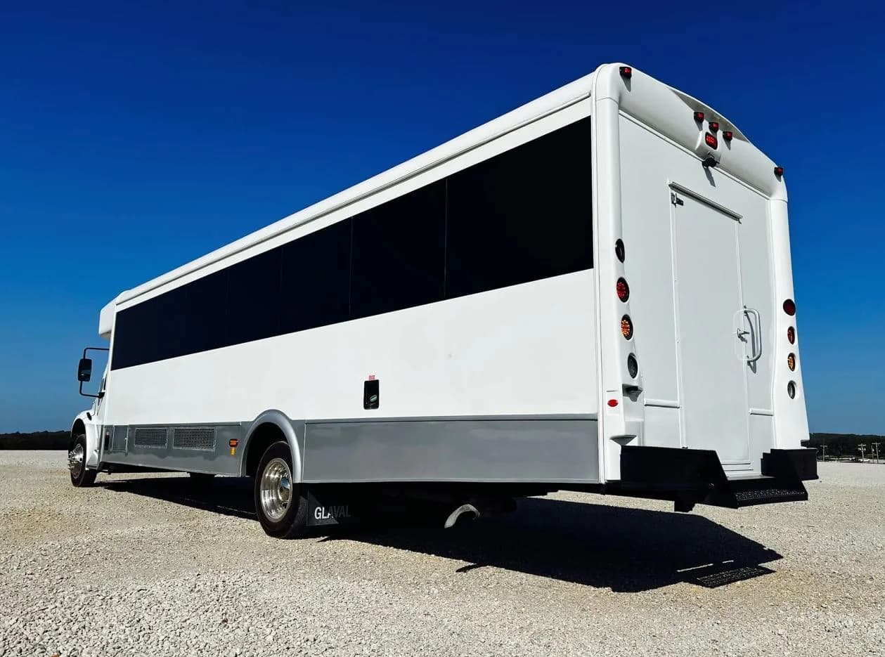 2015 Freightliner Glaval Shuttle Bus - Image 2