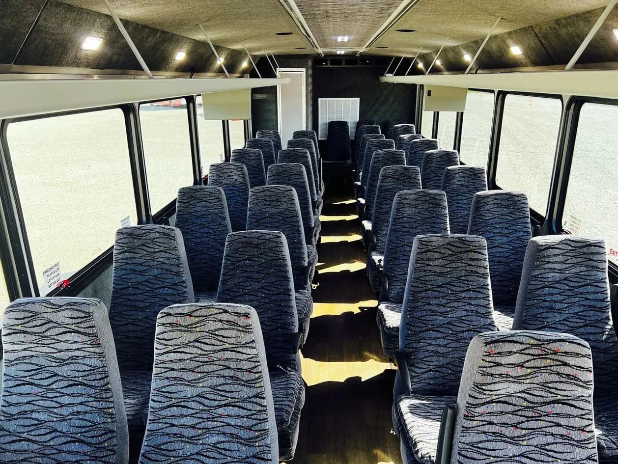 2015 Freightliner Glaval Shuttle Bus - Image 7