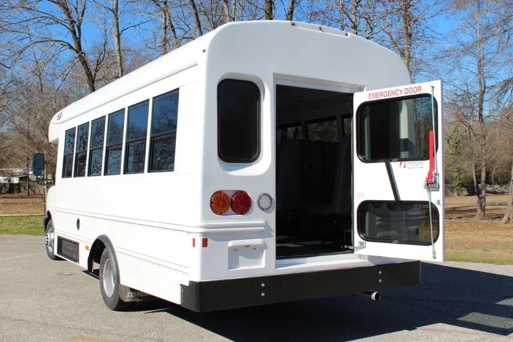 2020 Chevy 4500 Starcraft MFSAB Activity Bus - Image 3