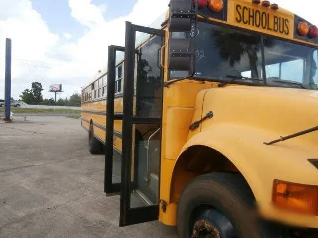2002 International AmTran School Bus - Image 2