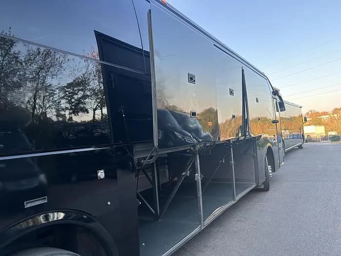 2018 Volvo 9700 Coach - Image 11