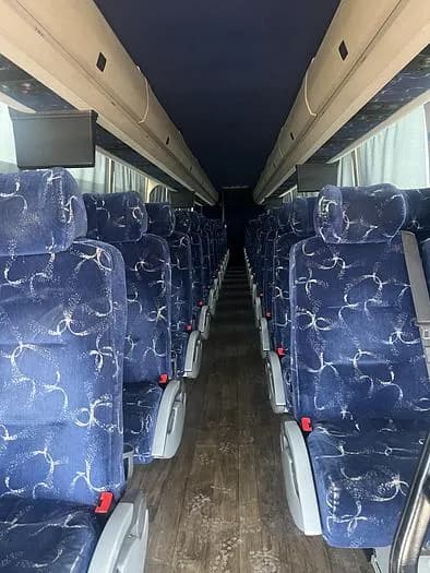 2015 Prevost H3-45 Coach - Image 9