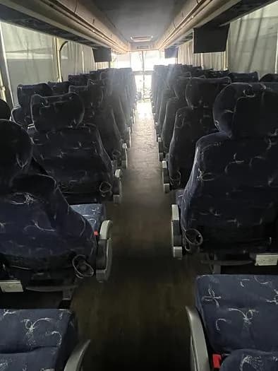 2015 Prevost H3-45 Coach - Image 10