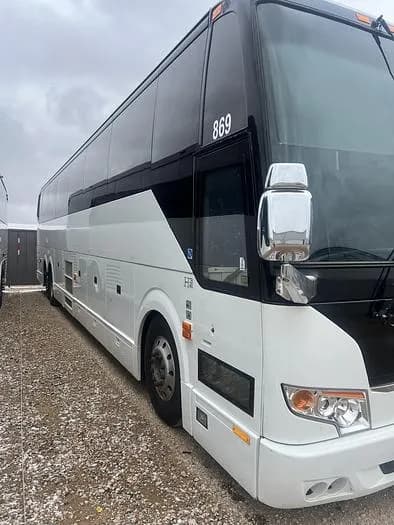 2015 Prevost (NFI) H3-45 bus