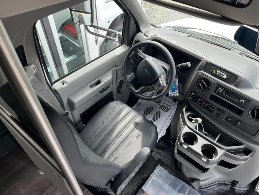 2025 Starcraft Allstar Shuttle Bus - Image 6