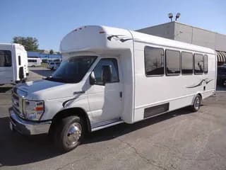 2025 Ford E450 Starcraft MVP bus