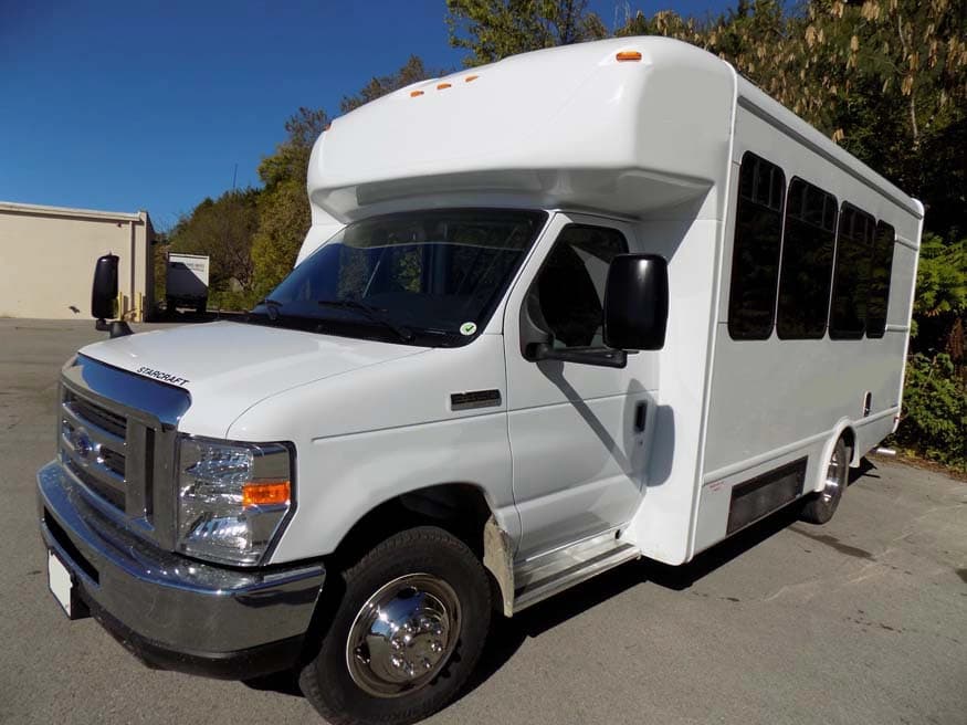 2025 Ford E450 Starcraft Allstar bus