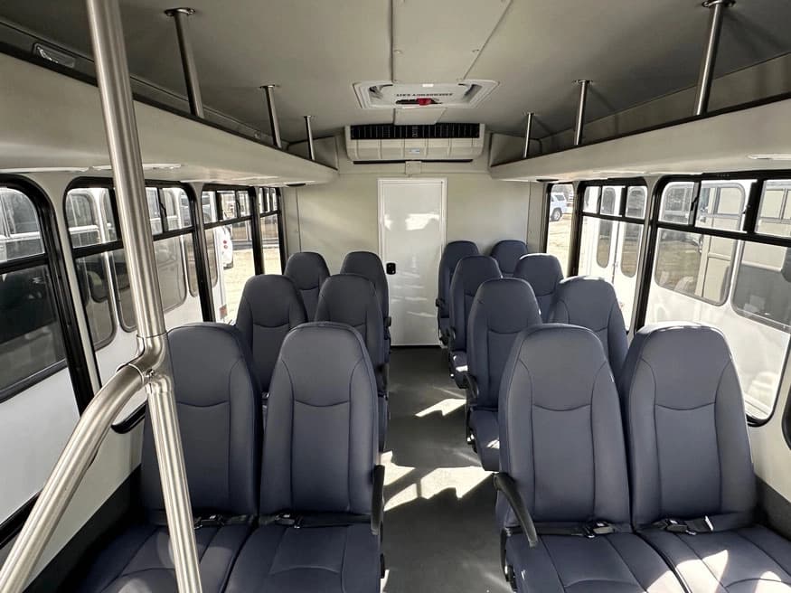 2025 Chevrolet 3500 Starcraft AllStar Shuttle Bus - Image 4