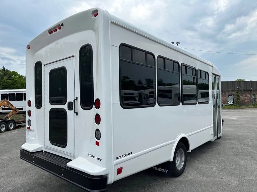 2025 Chevrolet 4500 Starcraft Shuttle Bus - Image 2