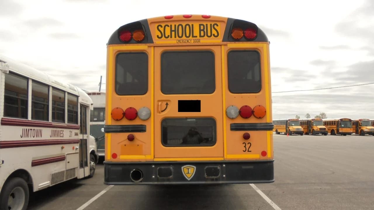 2011 International Type D School Bus - Image 3