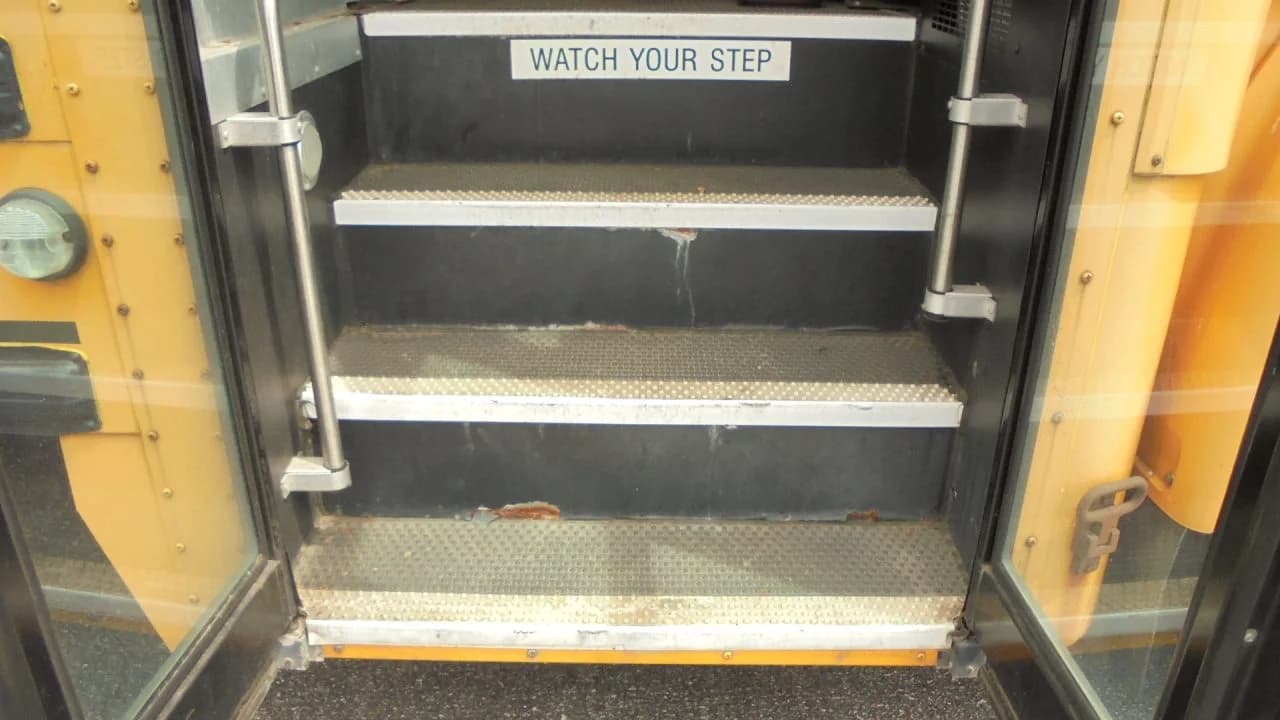 2011 International Type D School Bus - Image 4