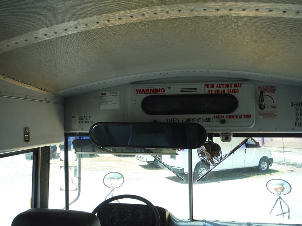 2001 Freightliner FS-65 School Bus - Image 12