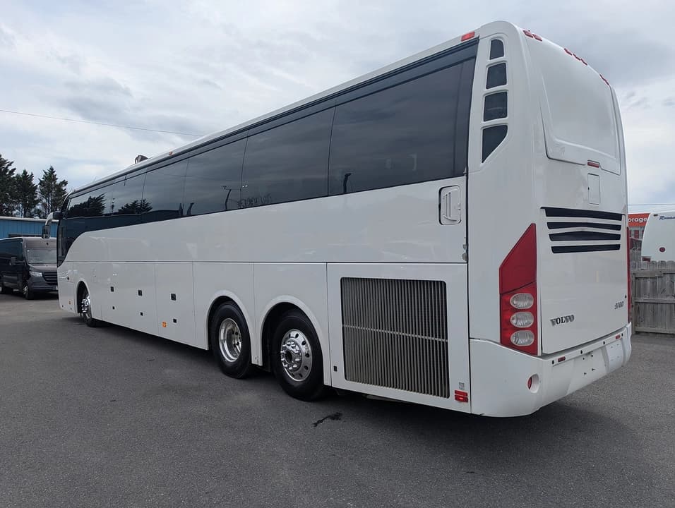2016 Volvo 9700 Motor Coach - Image 2