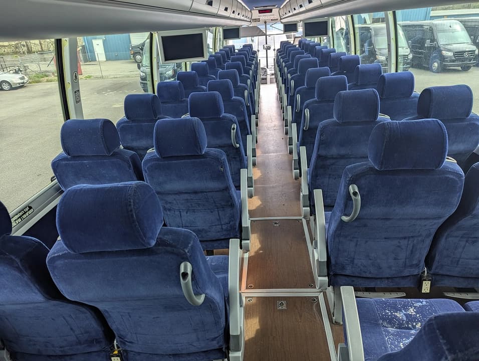 2016 Volvo 9700 Motor Coach - Image 9