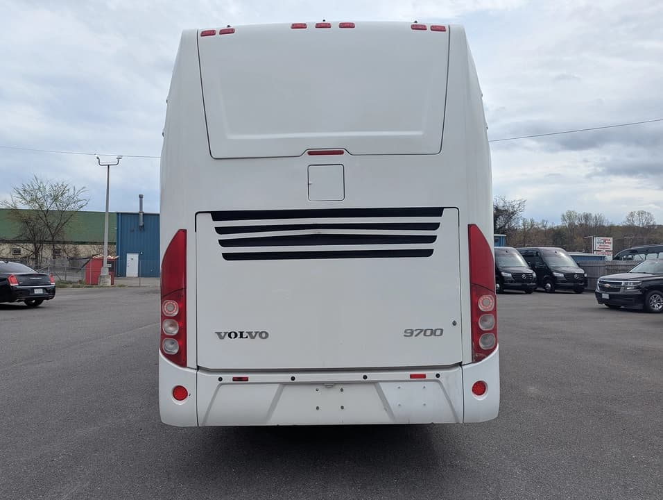 2016 Volvo 9700 Motor Coach - Image 6