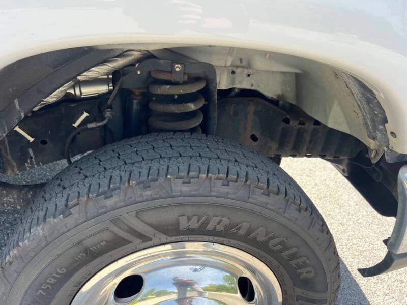 2017 Ford E-450 Shuttle Bus - Image 4