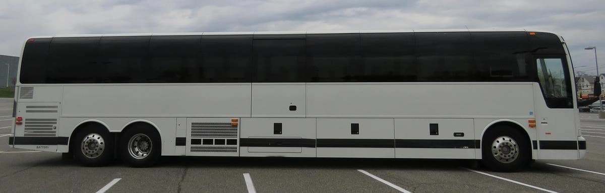 2017 Prevost X3-45 ADA Coach - Image 3