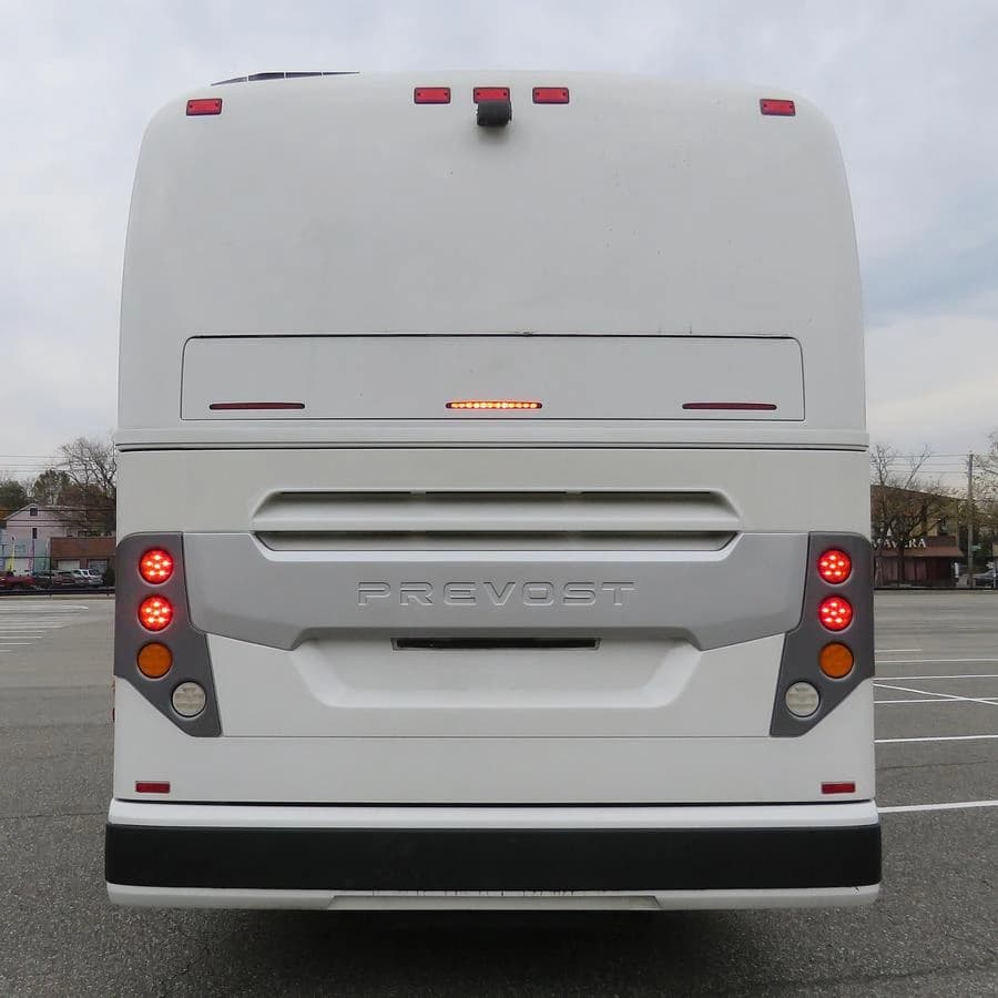 2017 Prevost X3-45 ADA Coach - Image 5