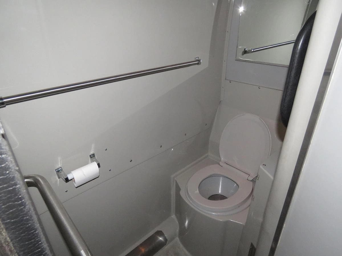 2017 Prevost X3-45 ADA Coach - Image 9