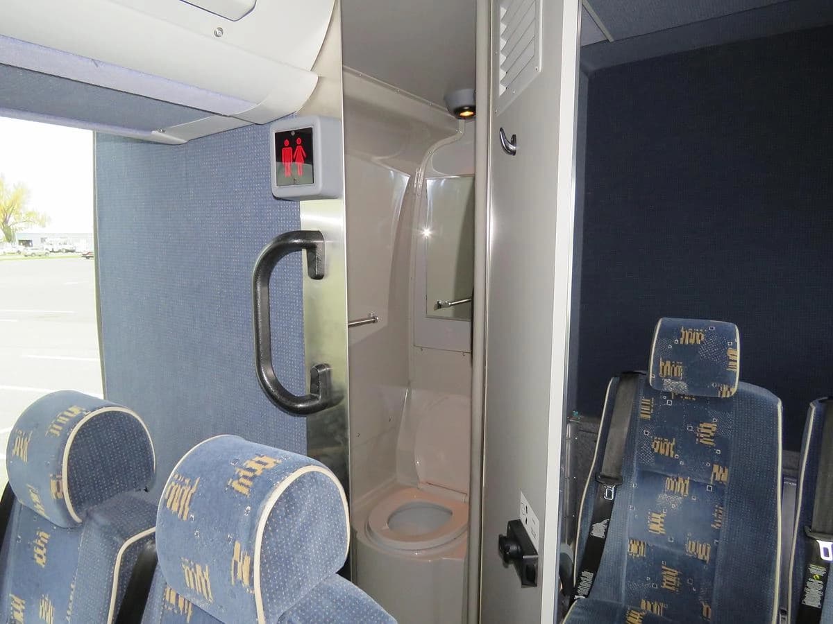 2017 Prevost X3-45 ADA Coach - Image 10