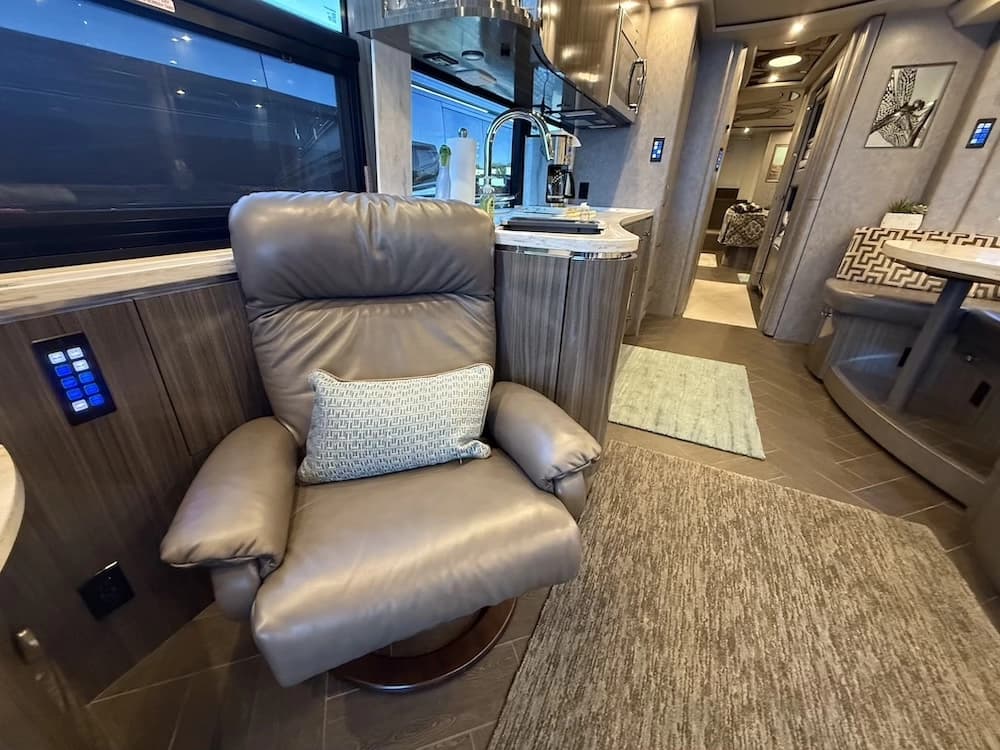 2018 Prevost X3 Motorcoach - Image 11